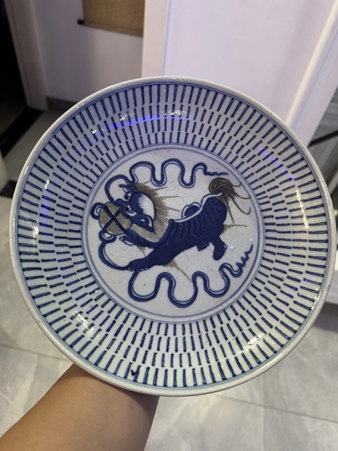 古玩陶瓷雍正至乾隆青花飄帶繡球獅子紋盤拍賣，當(dāng)前價(jià)格996元