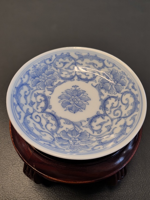 古玩陶瓷大清乾隆年製官窯本朝款青花淡描花卉紋筆舔拍賣,當前價格1180元