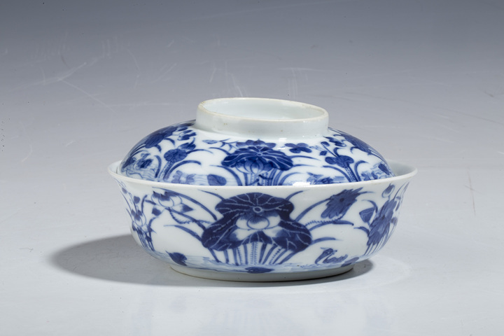 古玩陶瓷晚清·青花蓮池鴛鴦紋蓋碗拍賣,當前價格418元