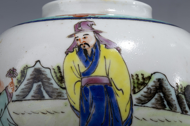 古玩陶瓷民國·粉彩陶淵明愛菊紋蓋罐拍賣,當前價格166元