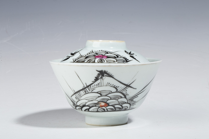 古玩陶瓷民國·墨彩海晏河清紋蓋碗拍賣，當(dāng)前價格800元