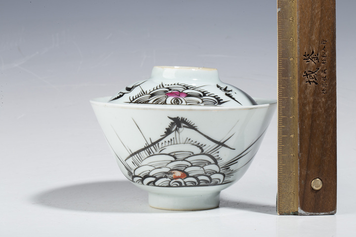 古玩陶瓷民國·墨彩海晏河清紋蓋碗拍賣，當(dāng)前價格800元