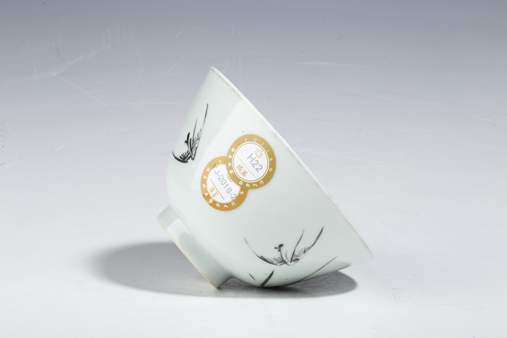 古玩陶瓷民國·墨彩海晏河清紋蓋碗拍賣，當(dāng)前價格800元