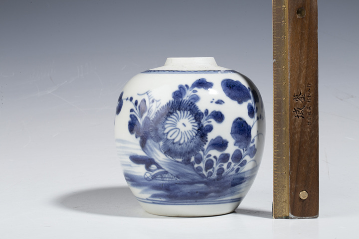 古玩陶瓷清乾隆·青花花卉紋罐拍賣,當前價格128元