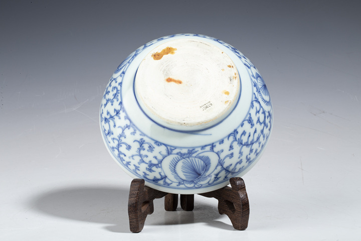 古玩陶瓷清中·淡描青花纏枝花卉紋研缽拍賣(mài),當(dāng)前價(jià)格128元