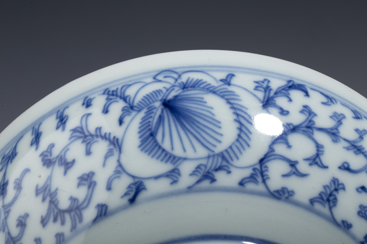 古玩陶瓷清中·淡描青花纏枝花卉紋研缽拍賣(mài),當(dāng)前價(jià)格128元