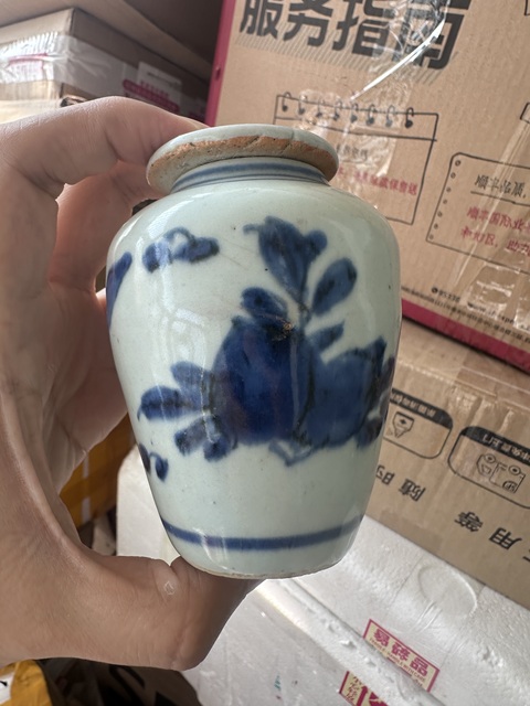 古玩陶瓷青花花卉紋蓋罐拍賣,當前價格2500元