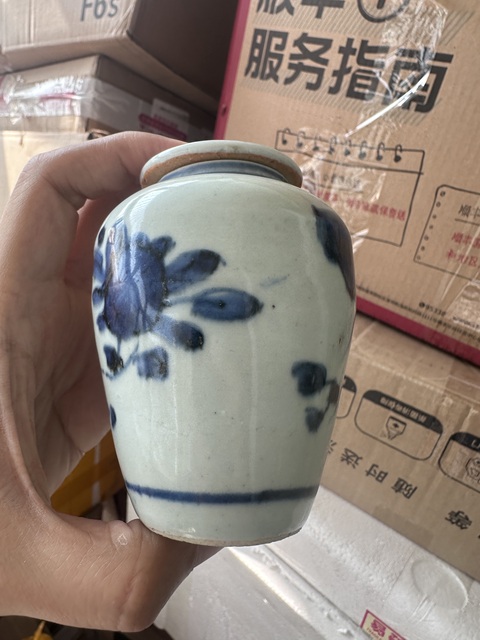 古玩陶瓷青花花卉紋蓋罐拍賣,當前價格2500元