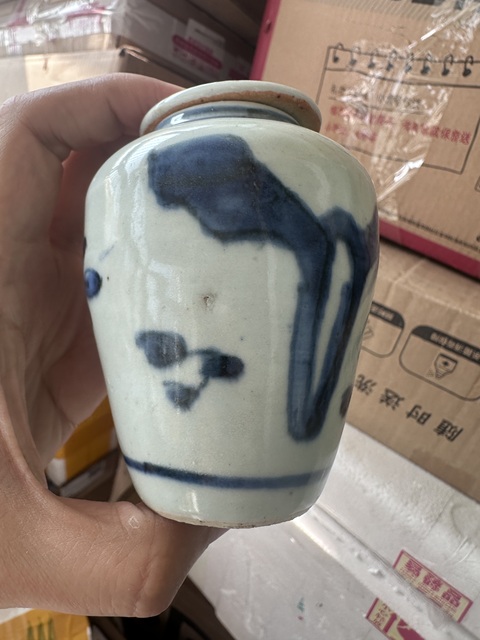 古玩陶瓷青花花卉紋蓋罐拍賣,當前價格2500元