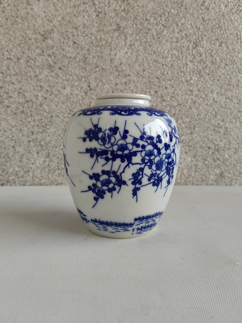古玩陶瓷日本大正青花梅花紋罐拍賣,當前價格298元