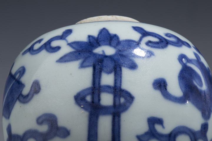 古玩陶瓷清雍正·青花花間雜寶紋小罐拍賣，當前價格5068元