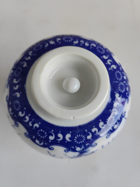 古玩陶瓷日本大正青花梅花紋罐拍賣,當前價格298元