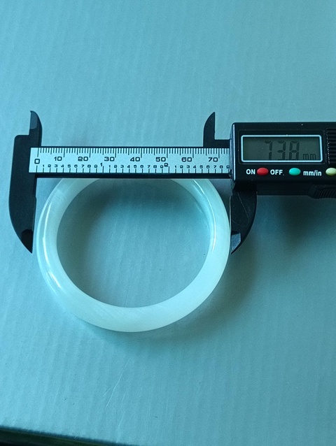 古玩玉器玉手鐲拍賣，當(dāng)前價格99元