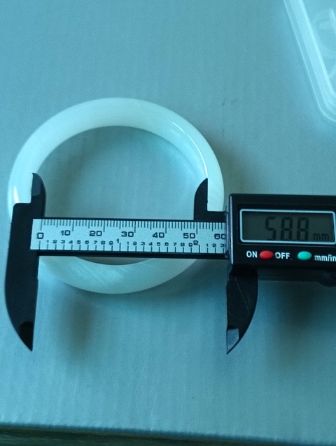 古玩玉器玉手鐲拍賣，當(dāng)前價格99元