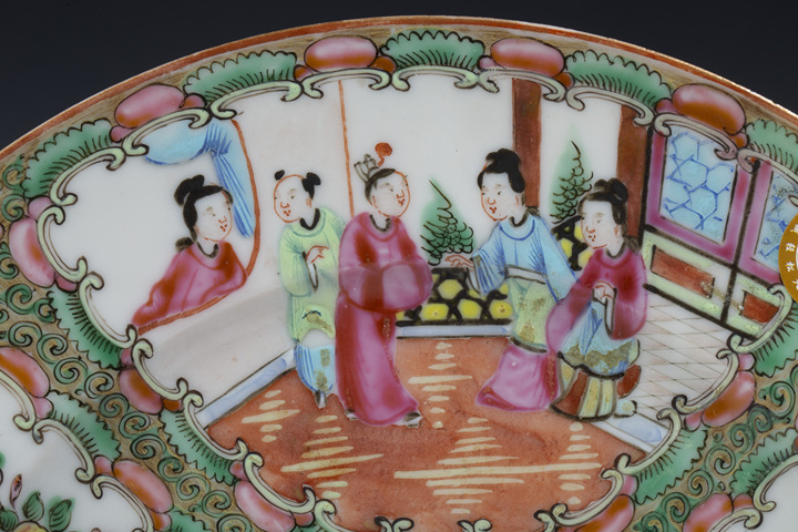 古玩陶瓷晚清·廣彩開窗花鳥人物紋盤拍賣，當前價格4500元