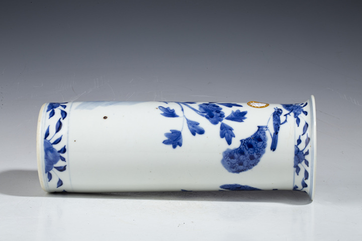 古玩陶瓷清晚期·青花洞石花鳥(niǎo)紋花觚拍賣(mài)，當(dāng)前價(jià)格0元