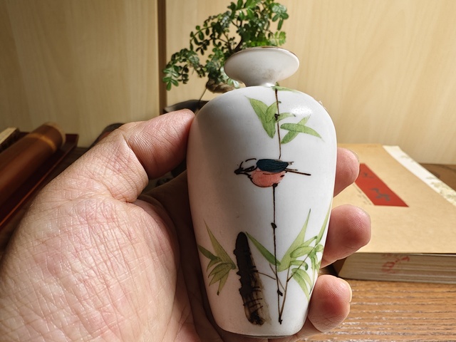 古玩陶瓷彩繪花鳥紋撇口瓶拍賣,當前價格198元
