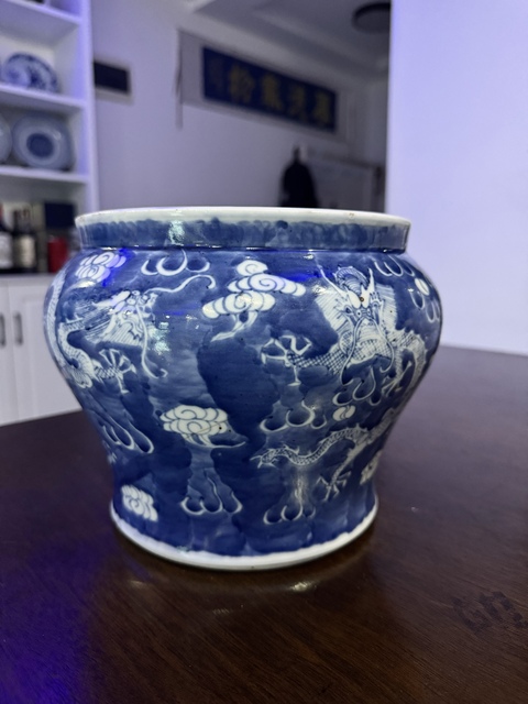 古玩陶瓷晚清青花留白龍紋馬蹄尊拍賣,當(dāng)前價(jià)格1988元