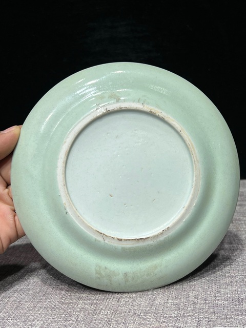 古玩陶瓷清中期道光豆青釉廣彩細(xì)路人物故事折沿盤拍賣,當(dāng)前價(jià)格750元
