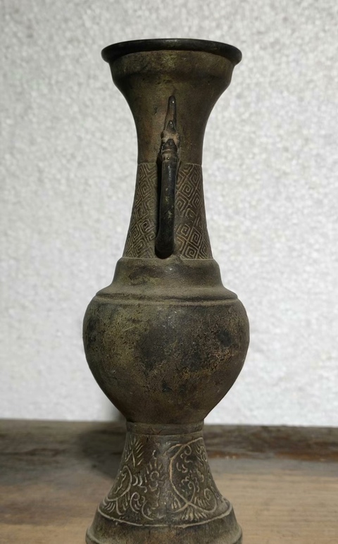 古玩雜項(xiàng)已鑒真雙耳龍紋香瓶花瓶拍賣，當(dāng)前價(jià)格999元