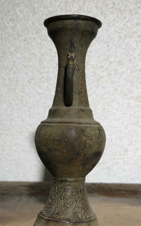 古玩雜項(xiàng)已鑒真雙耳龍紋香瓶花瓶拍賣，當(dāng)前價(jià)格999元