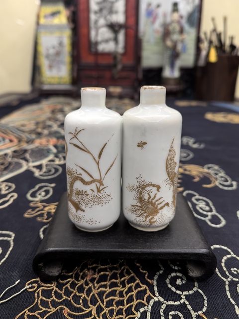 古玩陶瓷金彩五毒圖雙聯鼻煙壺（罕見畫片）拍賣，當前價格38888元