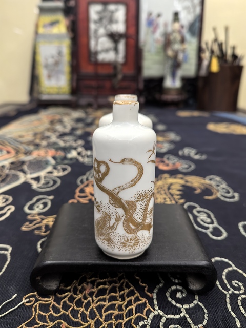 古玩陶瓷金彩五毒圖雙聯鼻煙壺（罕見畫片）拍賣，當前價格38888元