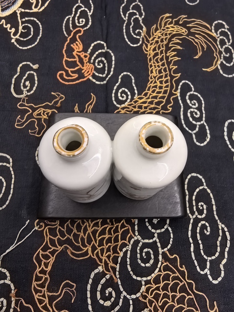 古玩陶瓷金彩五毒圖雙聯鼻煙壺（罕見畫片）拍賣，當前價格38888元