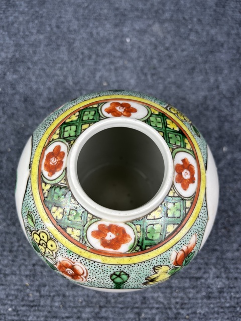 古玩陶瓷五彩錦地開窗人物花卉紋罐拍賣，當(dāng)前價(jià)格1388元