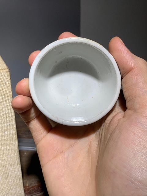 古玩陶瓷清中期甜白釉杯拍賣(mài)，當(dāng)前價(jià)格450元