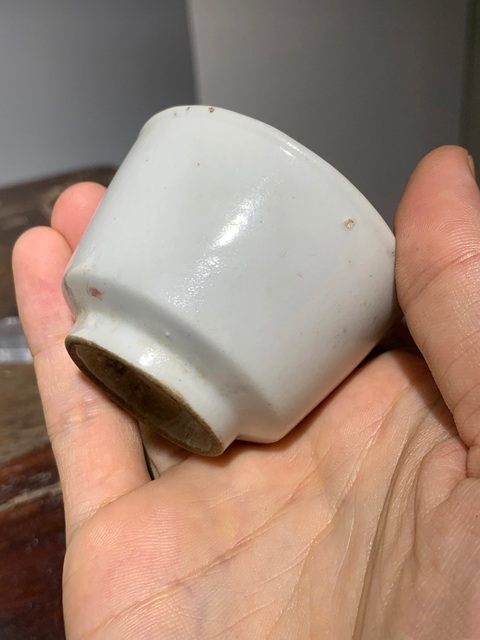 古玩陶瓷清中期甜白釉杯拍賣(mài)，當(dāng)前價(jià)格450元