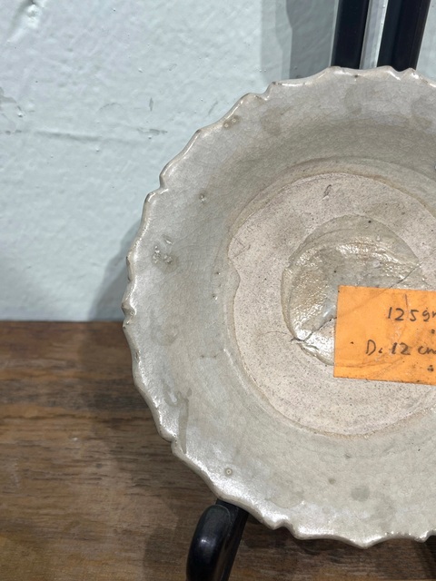 古玩陶瓷晚明哥釉葵口盤拍賣，當前價格550元