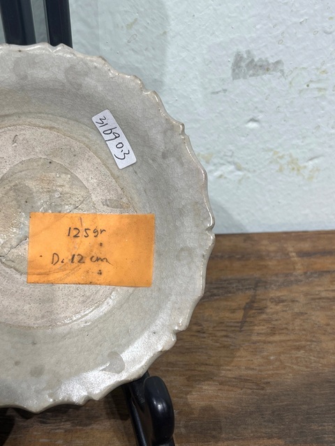 古玩陶瓷晚明哥釉葵口盤拍賣，當前價格550元