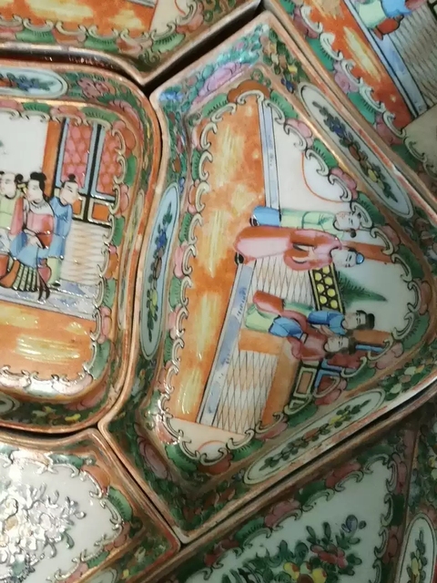 古玩陶瓷清晚期人物花鳥蝶紋廣彩九攢盤拍賣,當前價格12600元