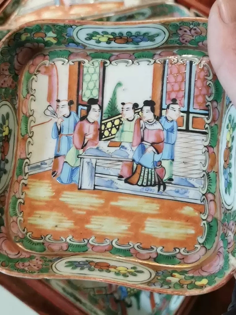 古玩陶瓷清晚期人物花鳥蝶紋廣彩九攢盤拍賣,當前價格12600元