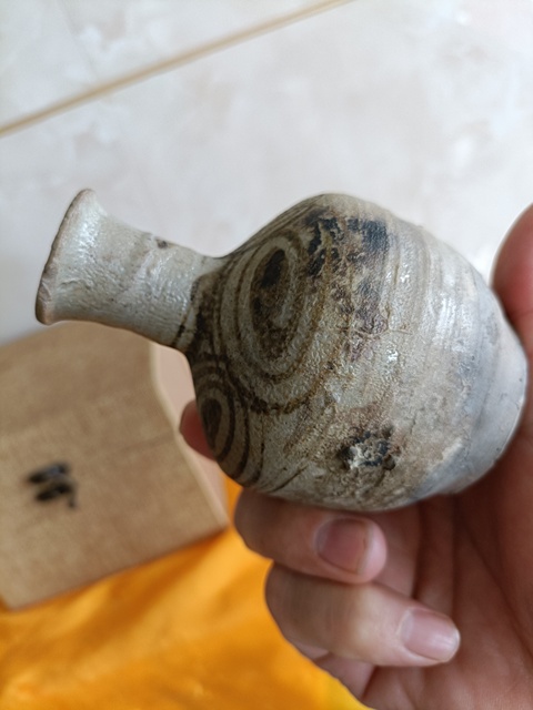 古玩陶瓷元代晚期玉溪窯青花螺旋紋撇口瓶拍賣,當前價格980元