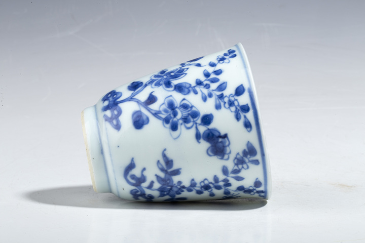 古玩陶瓷清康熙·青花折枝花卉紋鈴鐺杯拍賣,當前價格4500元