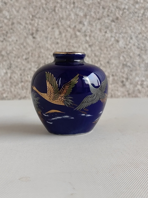 古玩陶瓷藍釉描金鶴紋罐拍賣,當前價格220元