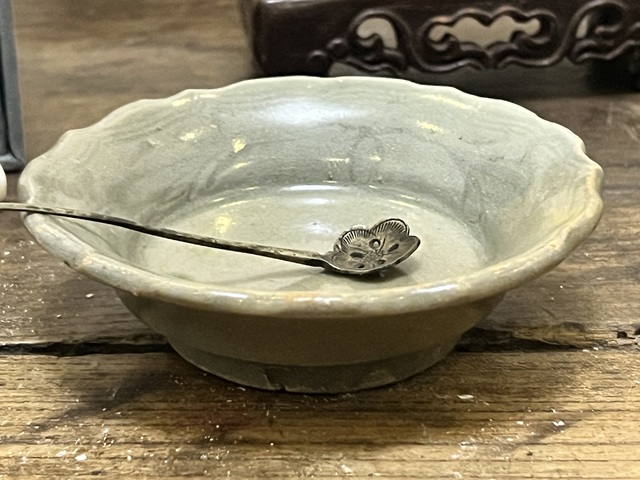 古玩陶瓷元龍泉青瓷暗刻花卉紋花口洗精品拍賣,當前價格5280元