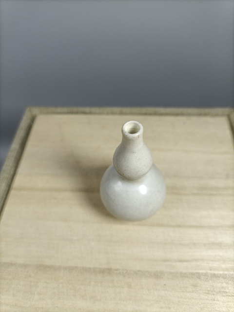 古玩陶瓷康熙白釉小葫蘆瓶拍賣,當(dāng)前價格1000元