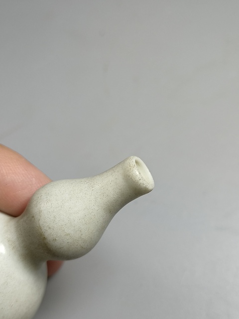 古玩陶瓷康熙白釉小葫蘆瓶拍賣,當(dāng)前價格1000元