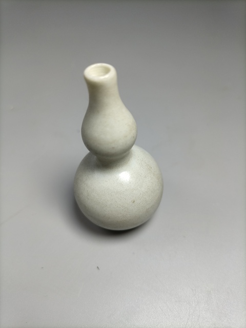 古玩陶瓷康熙白釉小葫蘆瓶拍賣,當(dāng)前價格1000元