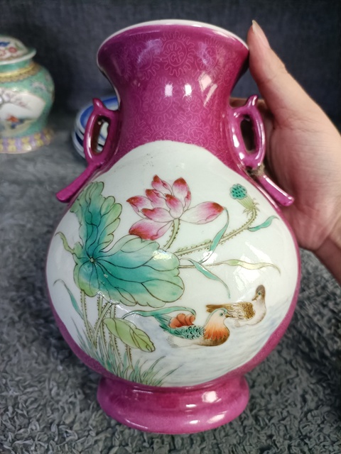 古玩陶瓷胭脂紅軋道花鳥紋尊拍賣,當前價格3888元