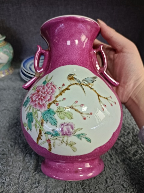 古玩陶瓷胭脂紅軋道花鳥紋尊拍賣,當前價格3888元