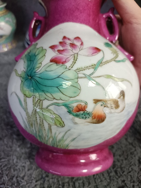 古玩陶瓷胭脂紅軋道花鳥紋尊拍賣,當前價格3888元