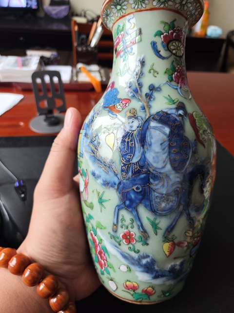 古玩陶瓷青花加白人物廣彩花卉紋瓶拍賣,當(dāng)前價格5800元