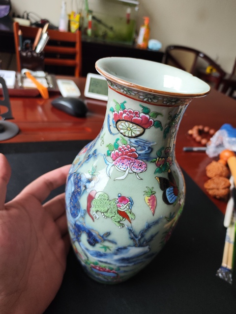 古玩陶瓷青花加白人物廣彩花卉紋瓶拍賣,當(dāng)前價格5800元