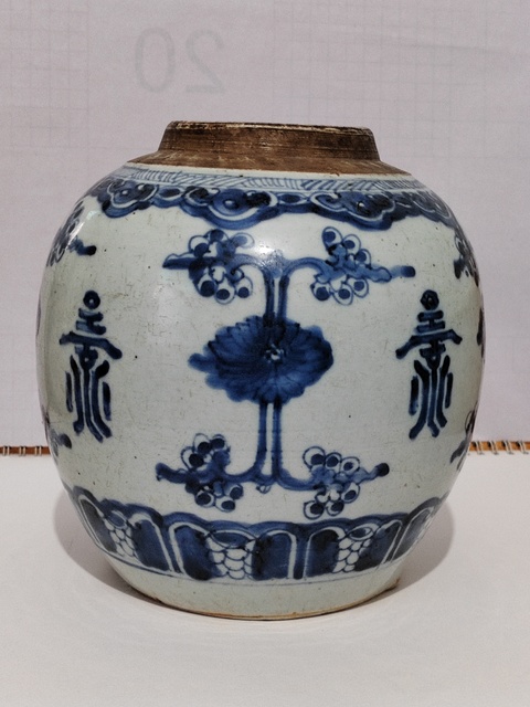 古玩陶瓷康熙青花花間壽字紋大罐拍賣,當前價格1800元