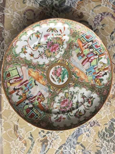 古玩陶瓷人物花鳥蝶紋廣彩盤拍賣，當(dāng)前價格2000元