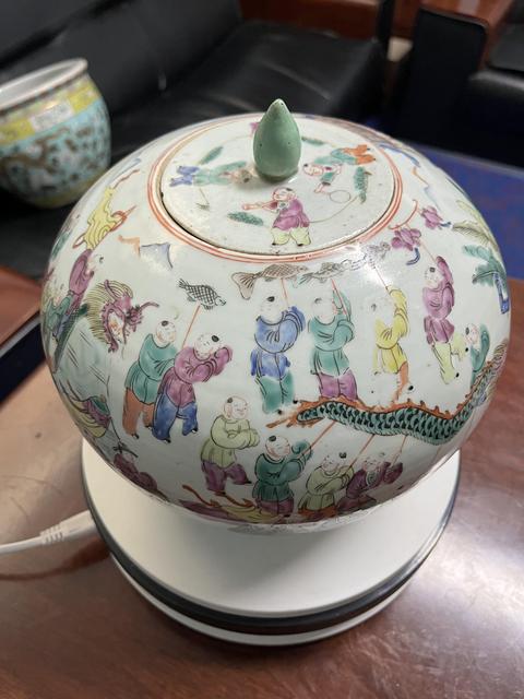 古玩陶瓷百子鬧春粉彩西瓜罐拍賣,當前價格7000元